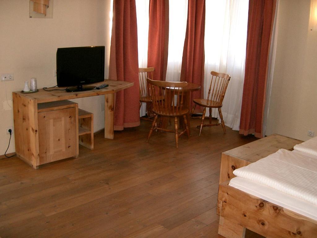 Hotel Tyrol-Alpenhof Seefeld in Tirol Room photo