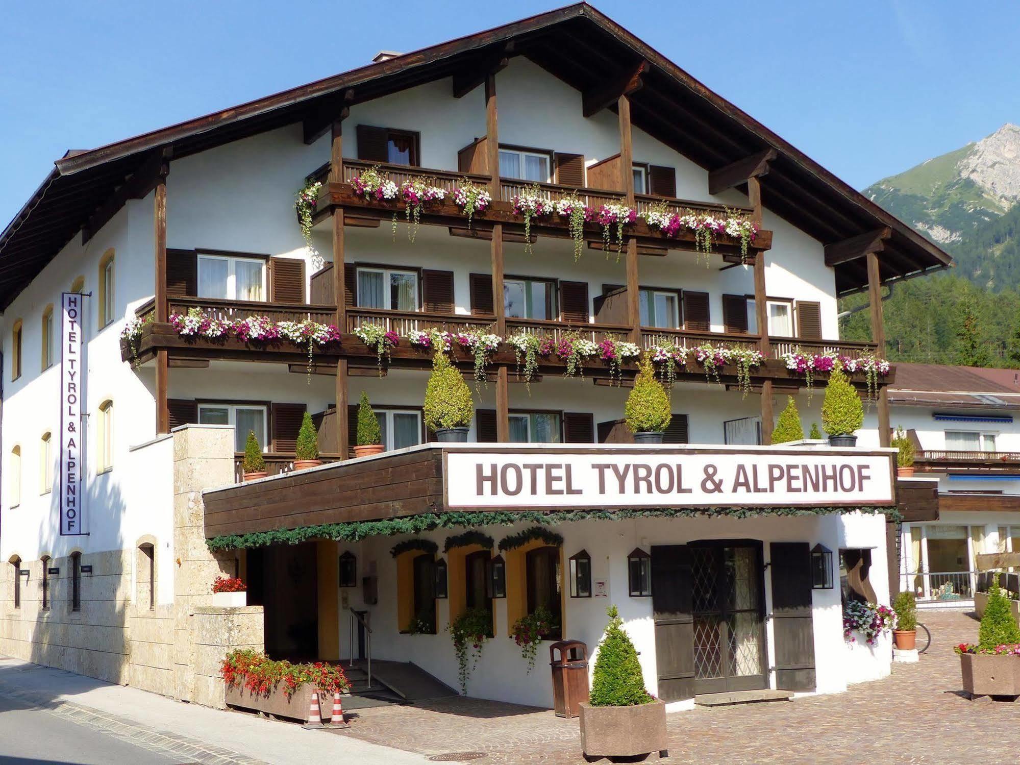 Hotel Tyrol-Alpenhof Seefeld in Tirol Exterior photo